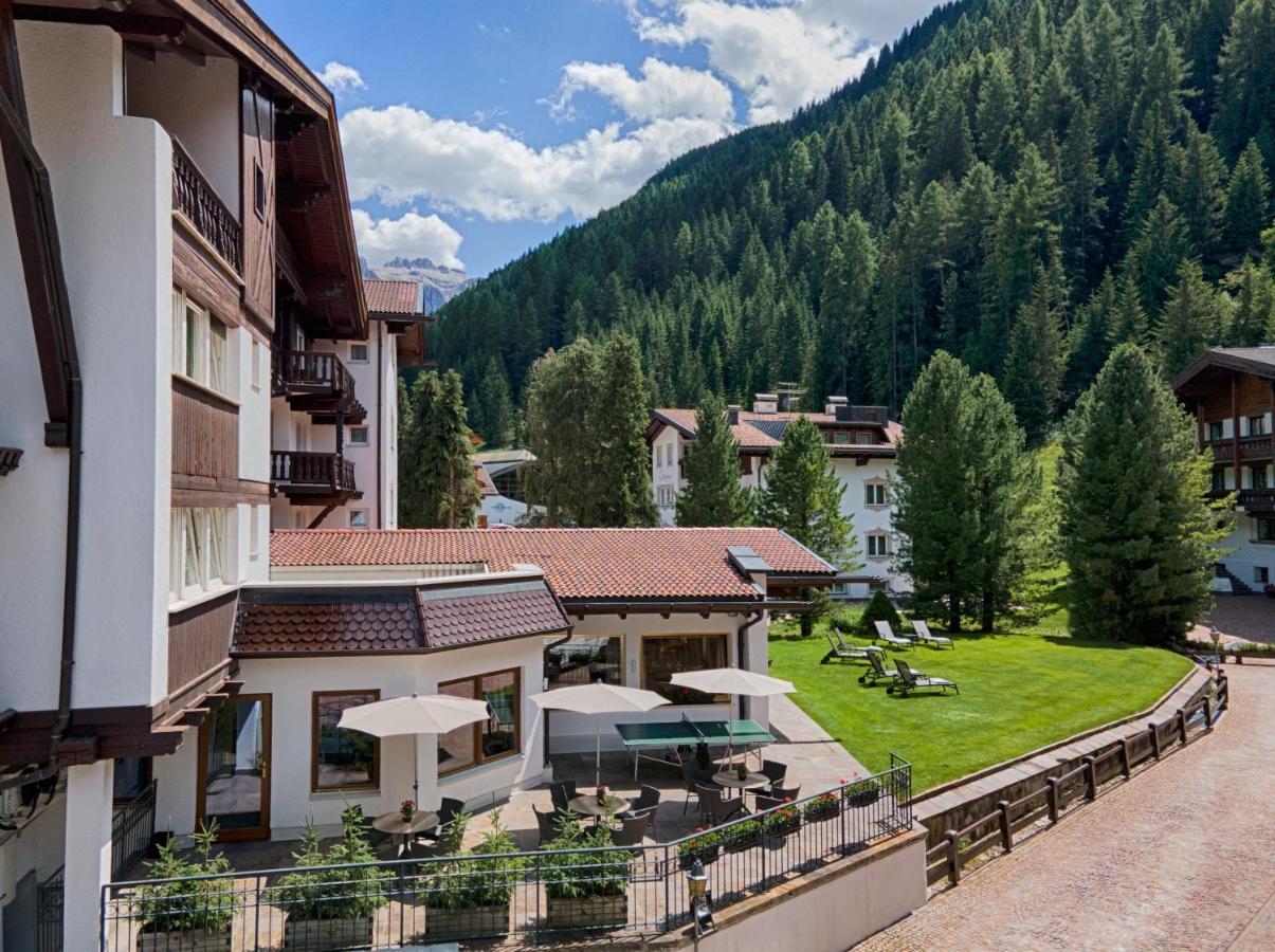 Hotel Genziana Wolkenstein in Gröden Exterior foto